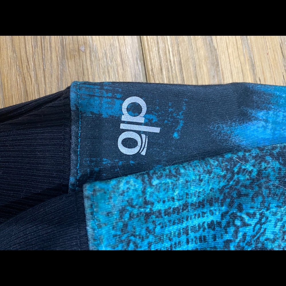Alo Yoga Split Pattern Goddess Legging - image 3